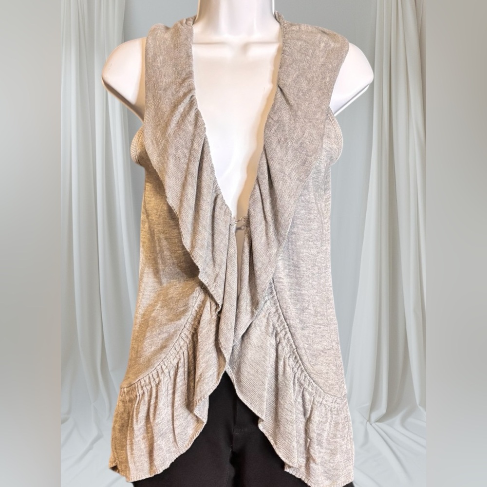 Absolutely Ruffle Collar Gray Sweater Vest Size Medium EPOC